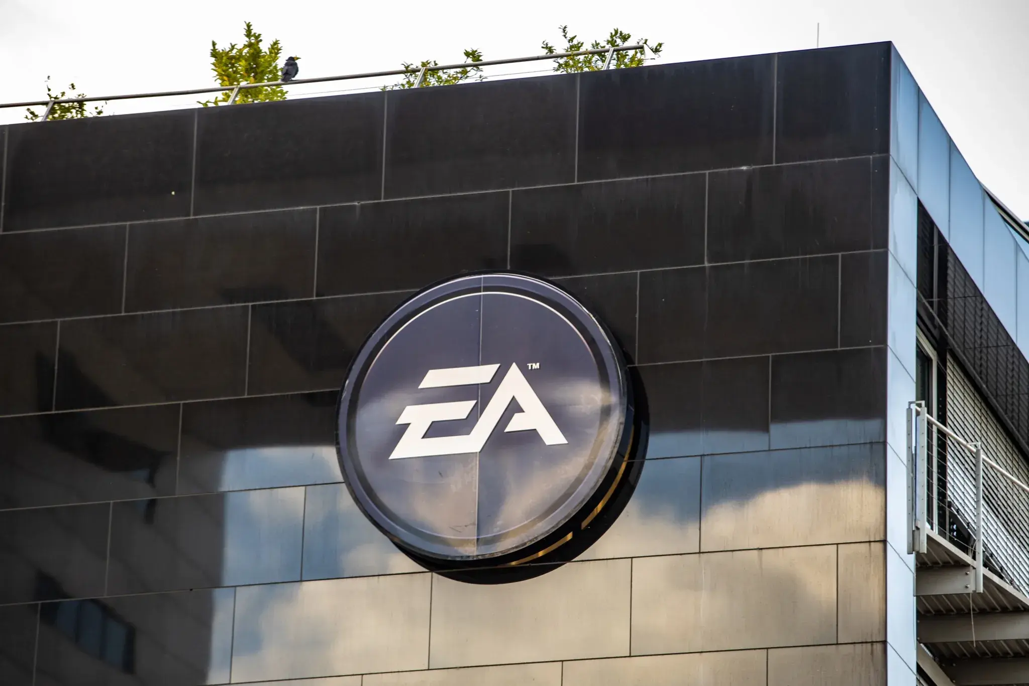 Electronic inc. Electronic Arts. Electronic Arts компания. Штаб квартира электроник Артс. Электроник Артс компания.